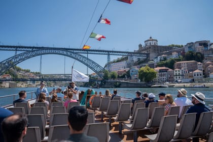 Porto Guidad Stadsrundtur Med Tuk Tuk Och Kryssning P Floden Douro Getyourguide