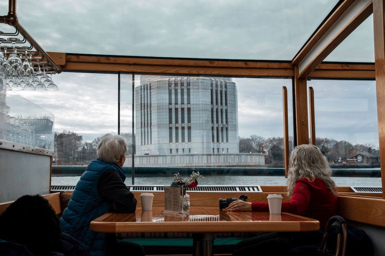 مدينة نيويورك جولة على متن قارب لمشاهدة معالم الحياة البرية والفقمة والطيور في فصل الشتاء