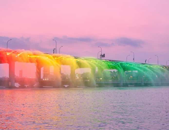 Seoul: Small Group Picnic & Night Bike Ride at Han River
