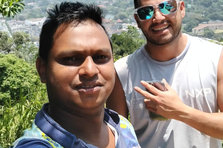 Kandy: Tuk-Tuk Sights, Culture, Shopping & Treatment