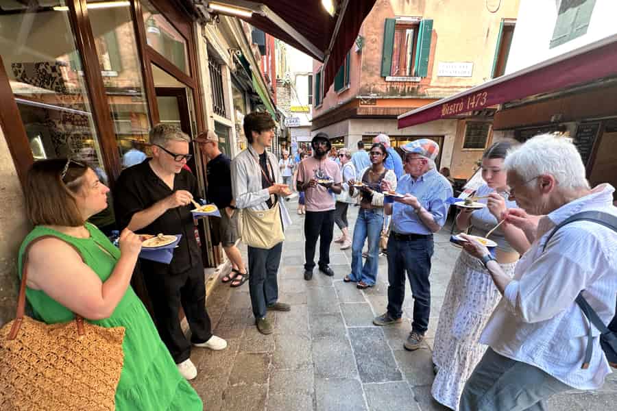 Venedig: Cicchetti Street Food and Sightseeing Tour Rundgang. Foto: GetYourGuide Venedig: Cicchetti Street Food and Sightseeing Tour Rundgang. Foto: GetYourGuide