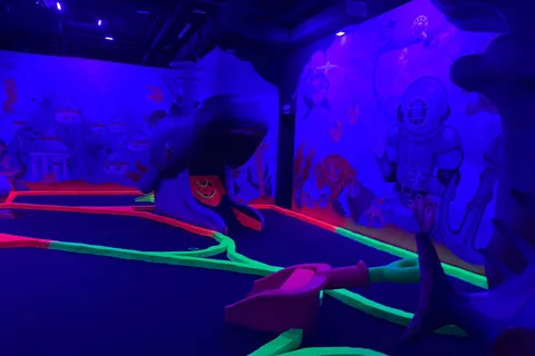 Magaluf ; Minigolf indendørs