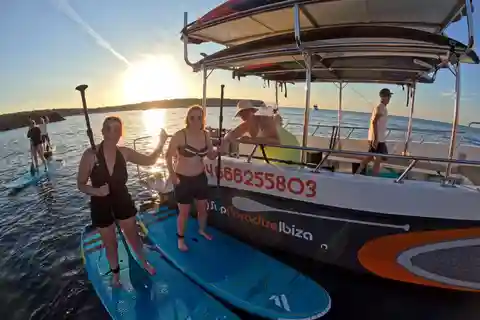 Ibiza: Båtutflykt med paddlesurfing och snorkling