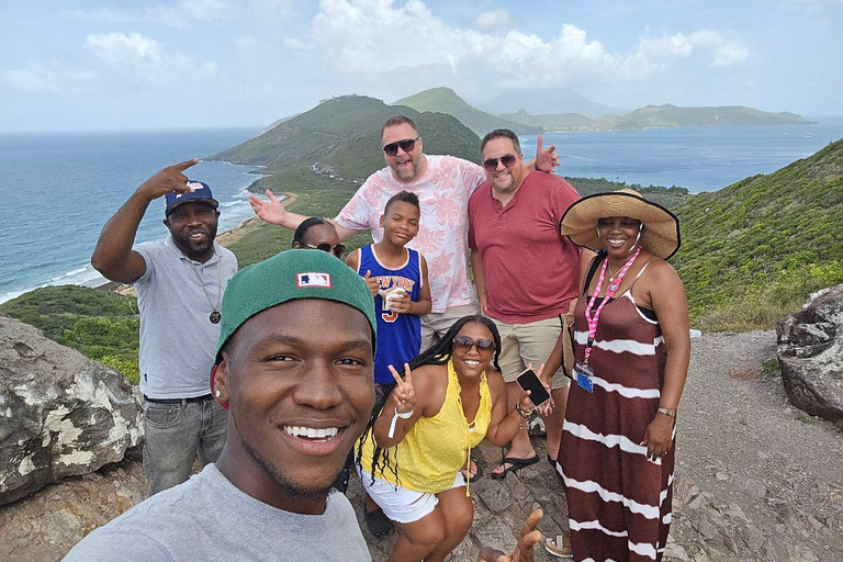 Vedi tutto {Il tour locale dietro le quinte di St. Kitts}