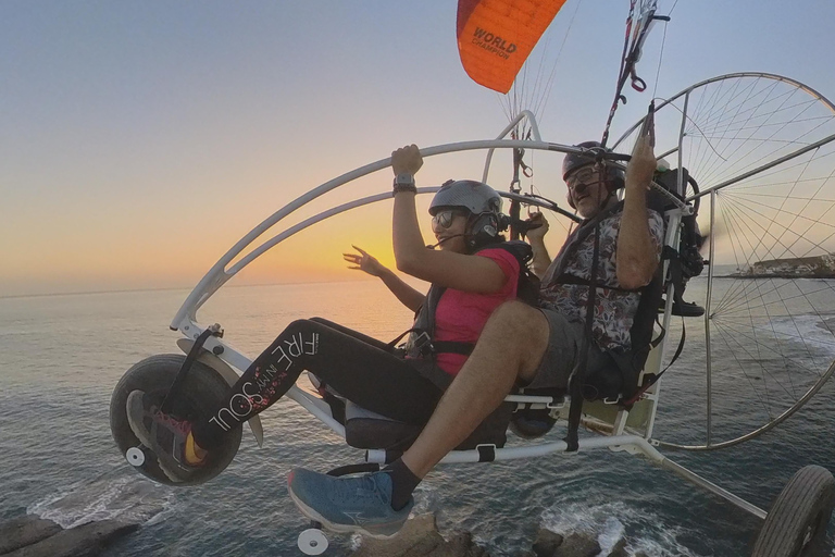 Adeje: Paratrike Flying Tour avec prise en charge à l'hôtel et photosParatrike épique à Tenerife Vol de 25 m