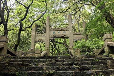 Shanghai: Huishan Ancient Town & Tai Lake Private Day Trip