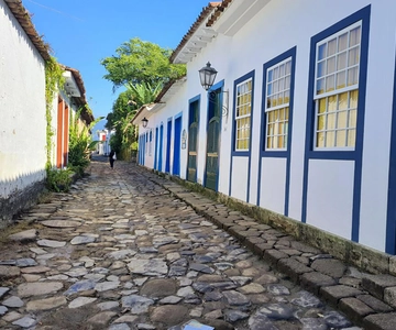 TOUR DE VILLE EN PARATY : Plages privées et charmes coloniaux