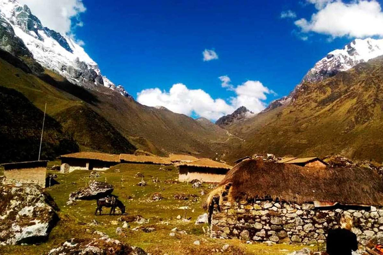 From Cusco: 2-Day Tour to Humantay Lake and Rainbow Mountain