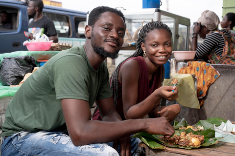 Accra: Tour gastronómico nocturno con guía local