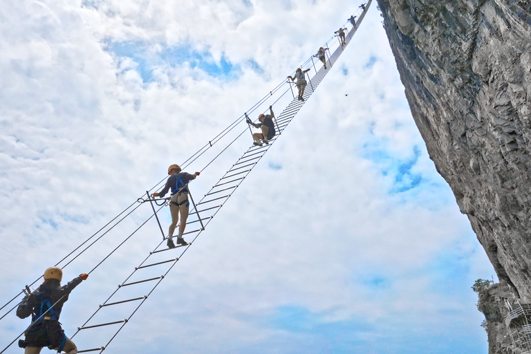 2-Day Private Zhangjiajie Tour -Avatar & Seven Star Mountain 2-Day Private Zhangjiajie Tour • Avatar&Seven Star Mountain