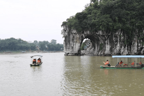 En train à grande vitesse, de Guangzhou à Guilin, visite des principales attractions de la ville.