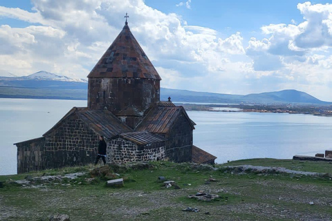 Winter Privat Excursion d'une journée au temple de Garni, à Geghard et au lac Sevan