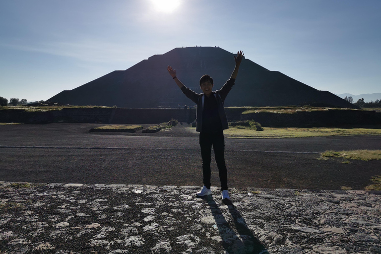 PRIVÉTOUR IN TEOTIHUACAN EN GUADALUPE BASILIEK