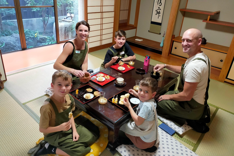 Wagashi (japońskie słodycze) Gotowanie: Kioto w pobliżu FushimiinariLekcje gotowania Wagashi (japońskie słodycze) Kioto