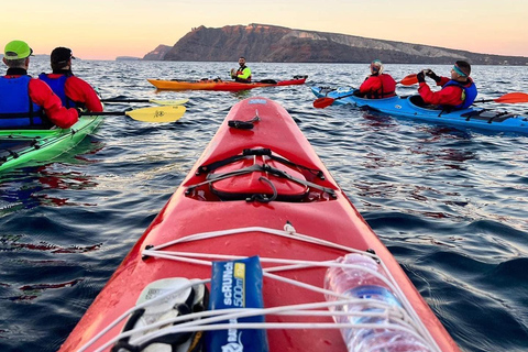 Santorini: South Sea Kayaking Tour with Sea Caves and Picnic Tour with Transfer