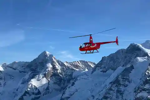 Bern: Private 42-Minute Swiss Alps Helicopter Flight