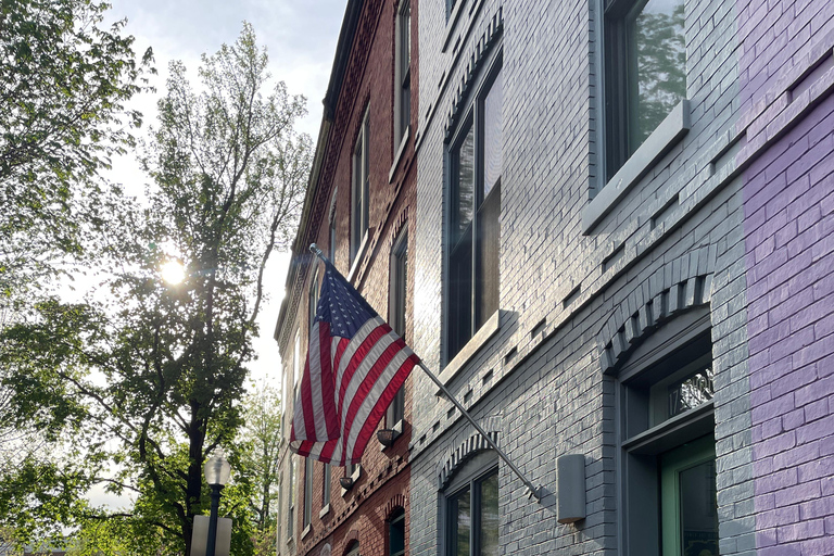 DC: tour gastronomico dei quartieri locali con DrinkEatWalk ToursDC: tour gastronomico nel quartiere con DrinkEatWalk Tours