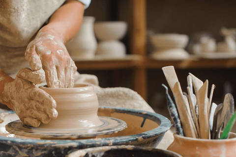 Hanoi: Bat Trang Ceramic Village Private Tour with Lunch