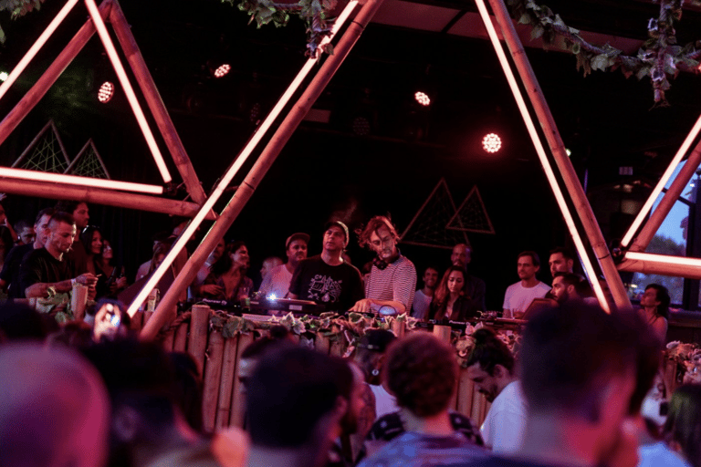 Ibiza: VIP Club Crawl with 3hrs Open Bar and Nightclub Entry