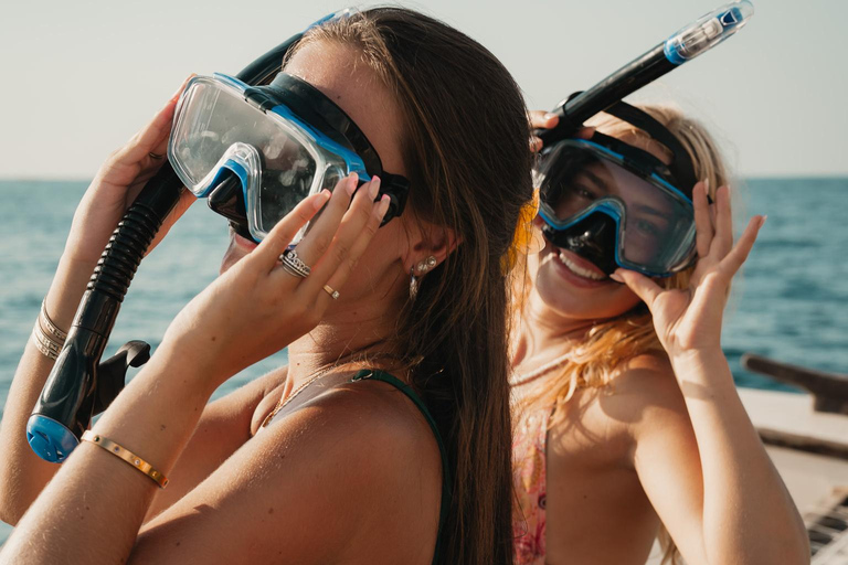 Gili Islands: 4-in-1 Catamaran Snorkeling ExperienceStart from Gili Trawangan – Sunset Cruise w/ Snacks &amp; Dinner