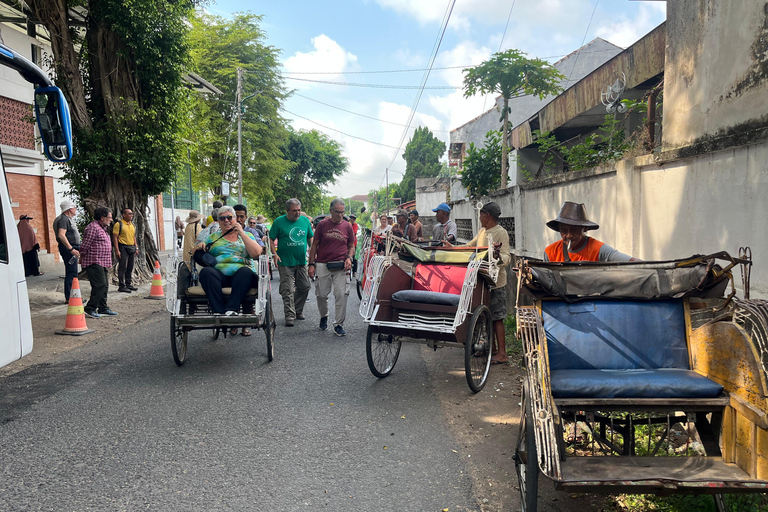 Yogyakarta: Kotagede Heritage by Becak, Market & Royal Tombs