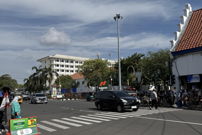 Yogyakarta: Sultan Palace and Water castle Guided Tour Water castle Guided Tour