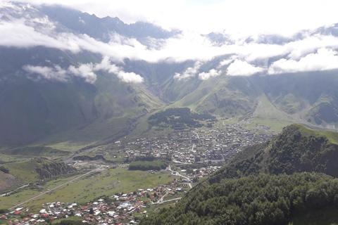 Excursão guiada particular de 1 dia para as montanhas Gudauri e Kazbegi