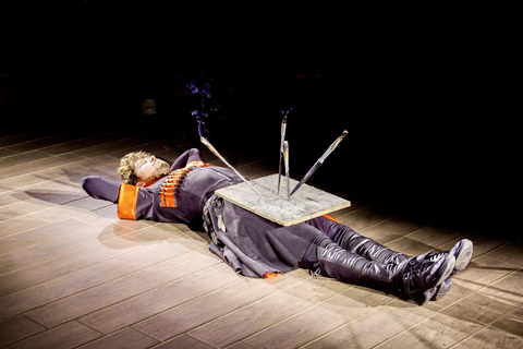 Istanbul: Luxury Dinner Cruise Pickup Include Menu + Soft drinks + Meeting point