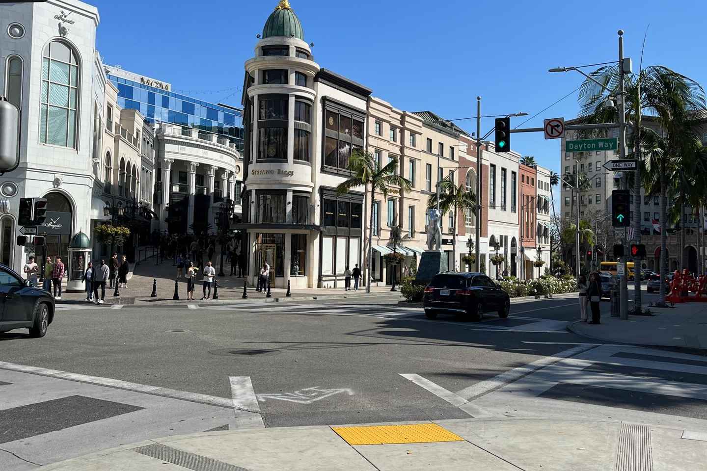 3.5-Hour Private Tour of Hollywood and Beverly Hills by SUV - 3.5-hour private tour of Los Angeles in an SUV