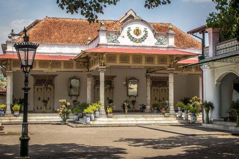 Visite à pied de Kraton et Taman Sari, avec atelier batik en optionKraton et Taman Sari