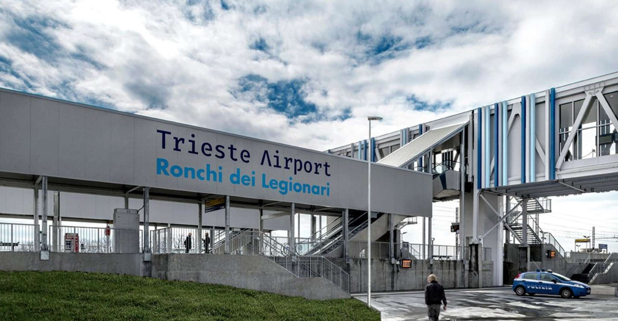 Trieste, Train ticket connecting airport and city - Housity