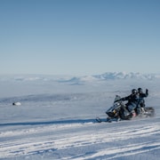 Private Golden Circle Tour und Schneemobilabenteuer