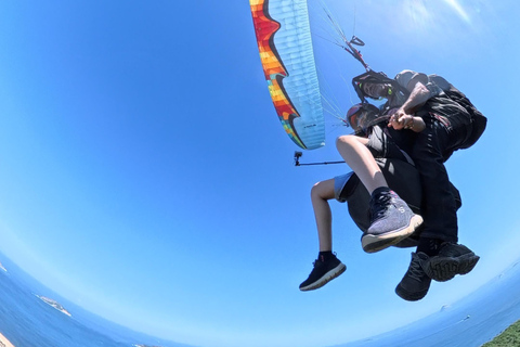 Niterói: Tandem Paragliding Flight with Luciano Miranda – No prior training required. Niterói: Tandem Paragliding Flight with Luciano Miranda – No Training Required