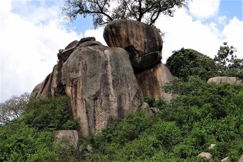 From Nairobi: Kit Mikayi Day Trip with Guide