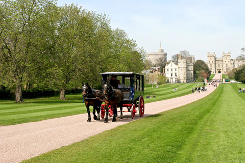 Exclusive Windsor Castle Entry, Audio Guide & Transportation