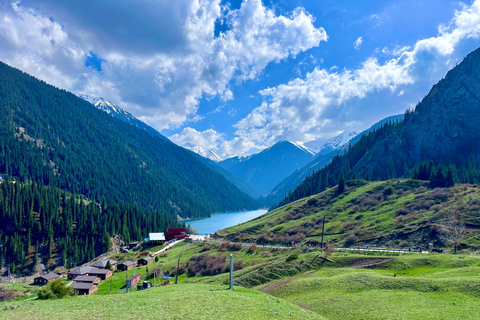 Prywatne: Charyn &amp; Black Canyons oraz Kolsay &amp; Kaindy Lakes.