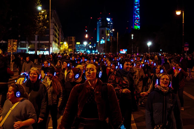 Berlin: Walk and Dance Silent Disco Tour with 80s / 90s