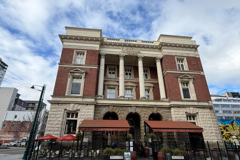 Christchurch: Ultimate Walking Tour with Coffee