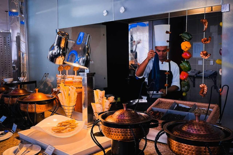 Colombo: Lotus Tower Guided Tour, Buffet Meal, and Views