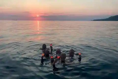 Trieste: private motorboat tour in Miramare and aperitif at sunset