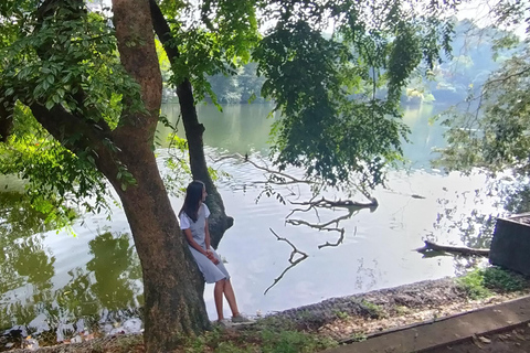 Kandy: Guided City Tour with Boat Ride & Tuk-Tuk Ride