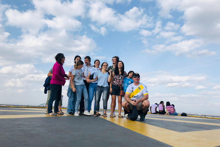 livlig stadsvandring i nairobi