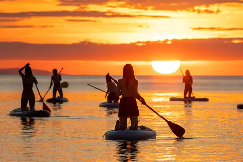 Barcelona: Paddleboarding ved solopgang med instruktør og fotos