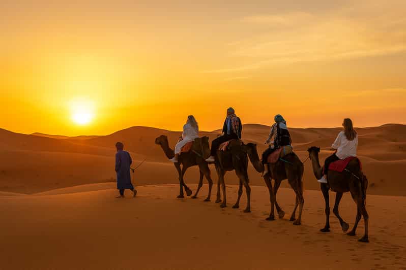 Depuis Marrakech : voyage privé de 5 jours à Merzouga et camp de luxe - bivouac