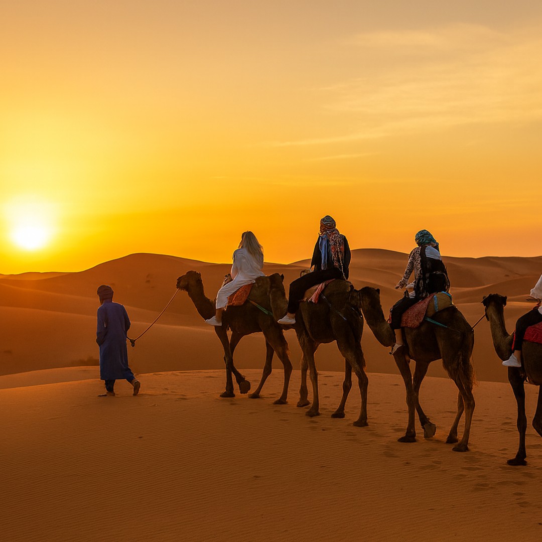 Depuis Marrakech : voyage privé de 5 jours à Merzouga et camp de luxe - bivouac