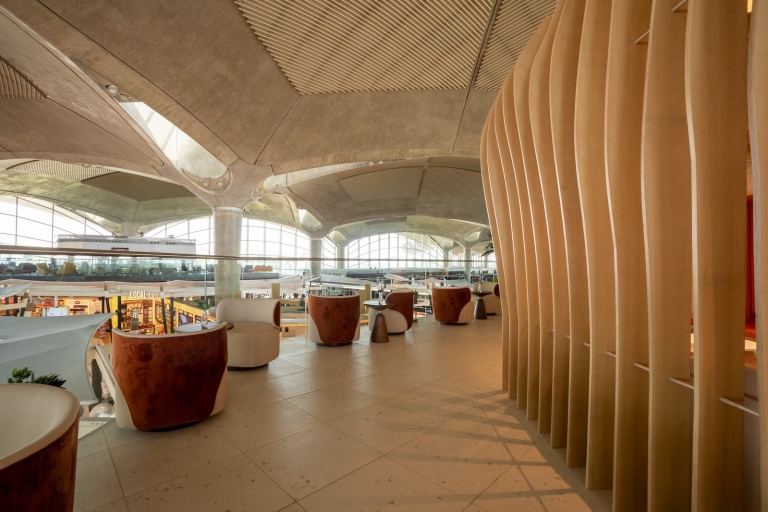 Jordan Amman: Queen Alia Airport (AMM) Premium Lounge Entry Departures - Main Terminal, Mezzanine Floor: 6-Hour Access