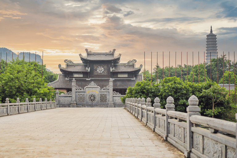 Hanoi: Luksusowa 2-dniowa wycieczka do Ninh Binh z hotelem/bungalowem