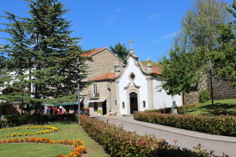 Porto: Santiago de Compostela Tour & Exclusive E-Book