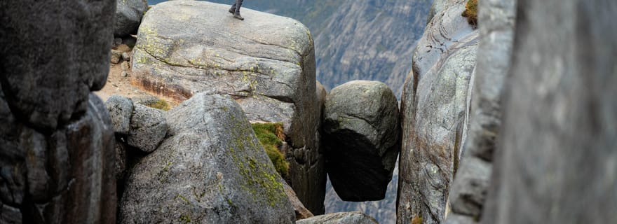 Randonnée privée guidée à Kjeragbolten avec un guide de la région