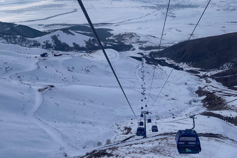 埃里温：迈勒滑雪度假村和修道院私人一日旅行